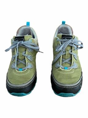 Ahnu hiking sneakers, size 9.5, green color, in good used condition